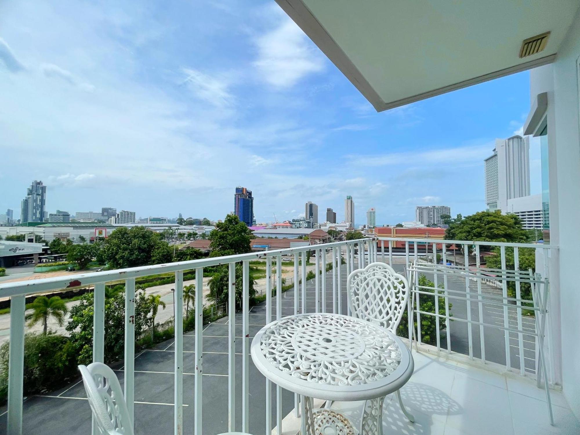 Baan Pattaya By Sabai Hotell Eksteriør bilde